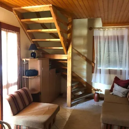 Kemences Vendeghaz Ferienhaus *